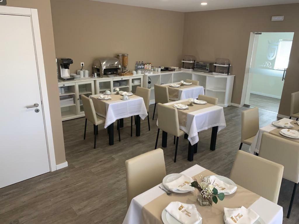 Alojamento Restaurante Dom Dinis Ві́ла-Но́ва-де-Пойа́реш Екстер'єр фото