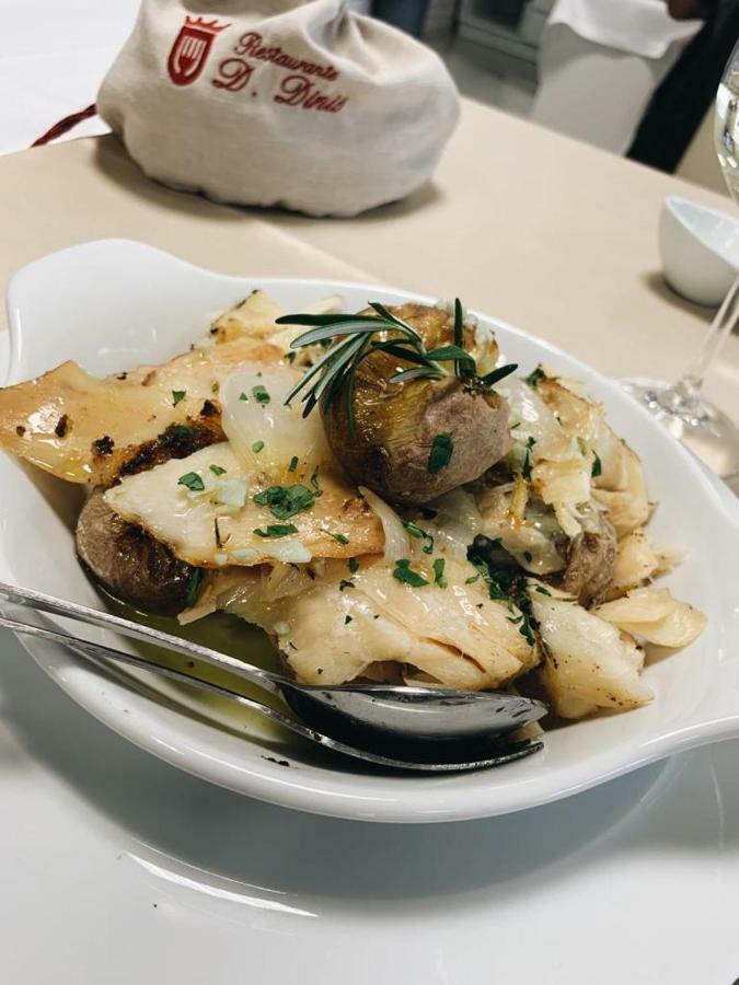 Alojamento Restaurante Dom Dinis Ві́ла-Но́ва-де-Пойа́реш Екстер'єр фото